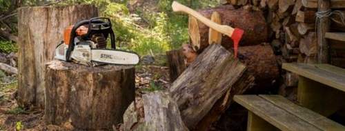 How to Assemble a Gas Handle On a Chainsaw