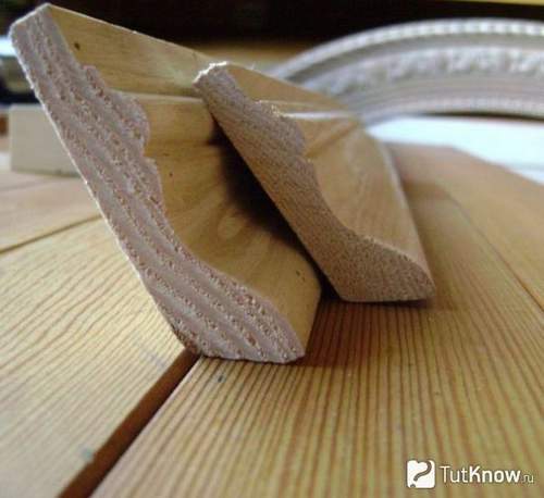 How to Cut Corners of a Wooden Skirting Board