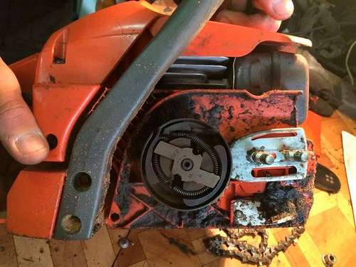 How to Remove an Asterisk From a Husqvarna Chainsaw