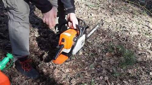 How to Start a Stihl 250 Chainsaw