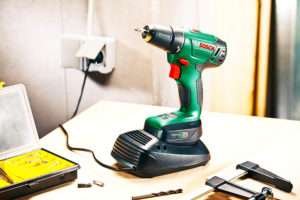 What is the difference between an impact driver and an impactless driver?