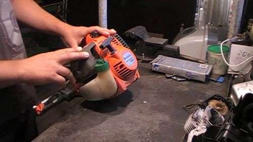 How To Adjust The Husqvarna 128 Trimmer