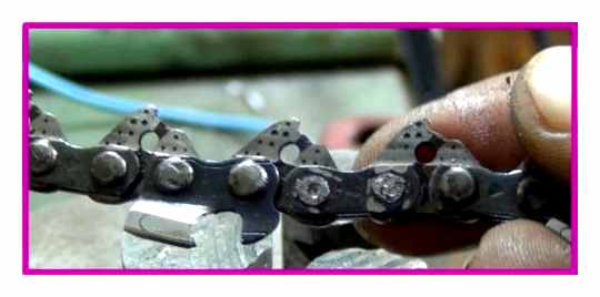 How To Tension The Chain On The Saw